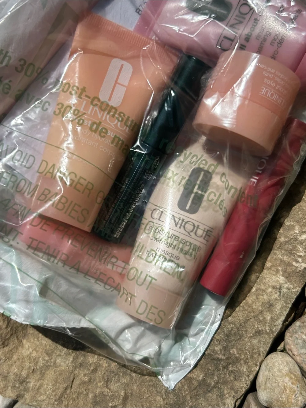 Clinique x Jonathan Cohen 7-piece Make Up and Beauty Gift Set